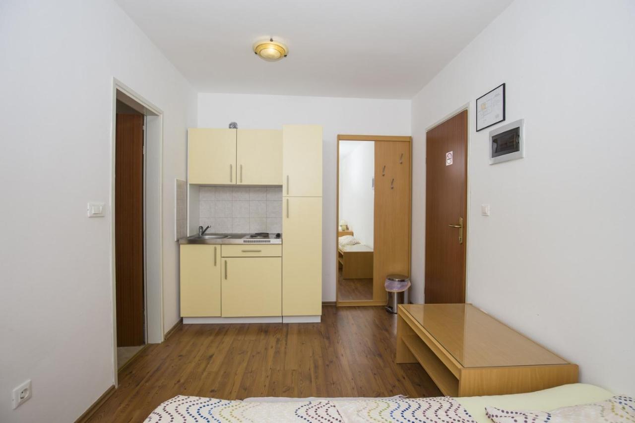 Studios Bogdan 77 Gostinjska kuća